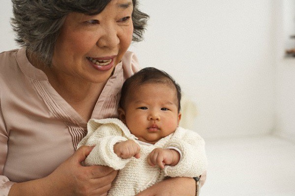 Tan làm, vợ chồng tôi hốt hoảng khi thấy hai bà cháu mất tích nhưng biết nguyên nhân thì đúng là cười ra nước mắt - Ảnh 2.