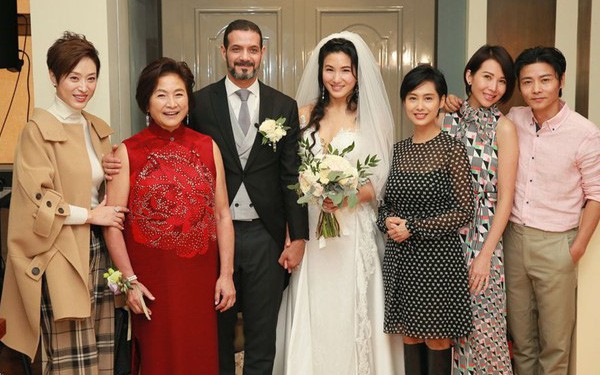 Đám cưới Á hậu Hong Kong và chồng Ma Rốc nhận được sự chú ý bởi dàn sao đình đám tham dự - Ảnh 1.