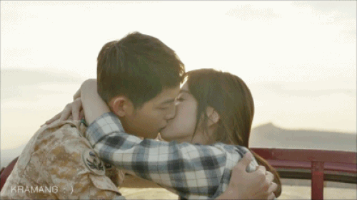 Cách biệt tuổi tác thì đã sao, những cặp đôi chị em này vẫn làm nên loạt nụ hôn nóng bỏng trên màn ảnh Hàn - Ảnh 10.
