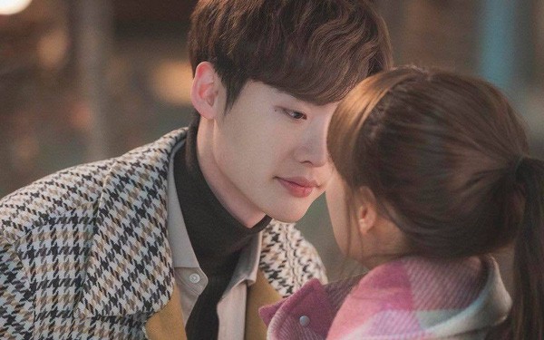 Nụ hôn cách biệt tuổi tác giữa Lee Jong Suk và Lee Na Young trong Phụ lục tình yêu bất ngờ gây tranh cãi - Ảnh 6.
