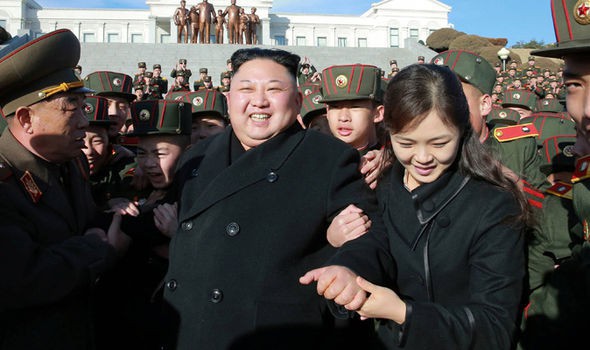 Vợ Chủ tịch Kim Jong Un - đệ nhất phu nhân của Triều Tiên xinh đẹp và bí ẩn thế nào? - Ảnh 4.