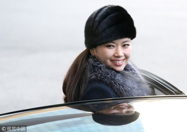 Nhan sắc nữ ca sĩ quyền lực nhất Triều Tiên theo chân ông Kim Jong-un tới Hà Nội  - Ảnh 2.