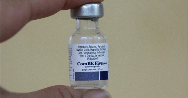 Vụ cháu bé 2 tháng tuổi tử vong sau khi tiêm vắc xin ComBe Five: Mổ tử thi tìm nguyên nhân - Ảnh 1.