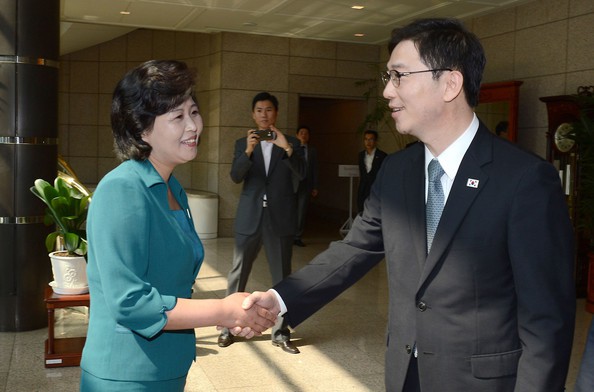 Hé lộ chân dung người phụ nữ quyền lực thứ 4 xuất hiện trong cuộc họp chiến lược của ông Kim Jong-un tại Hà Nội - Ảnh 2.