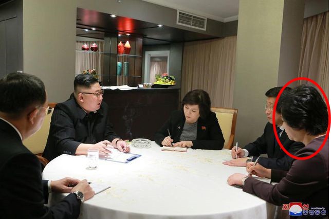 Hé lộ chân dung người phụ nữ quyền lực thứ 4 xuất hiện trong cuộc họp chiến lược của ông Kim Jong-un tại Hà Nội - Ảnh 1.