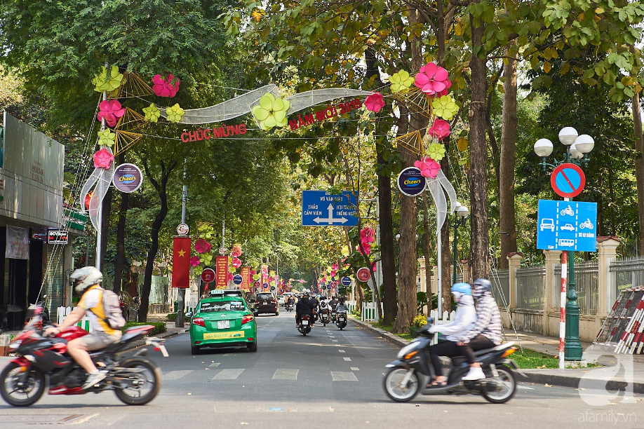 Có đâu ăn Tết lớn như Sài Gòn, đem heo 50 sắc thái phủ khắp nẻo đường lớn nhỏ - Ảnh 16.