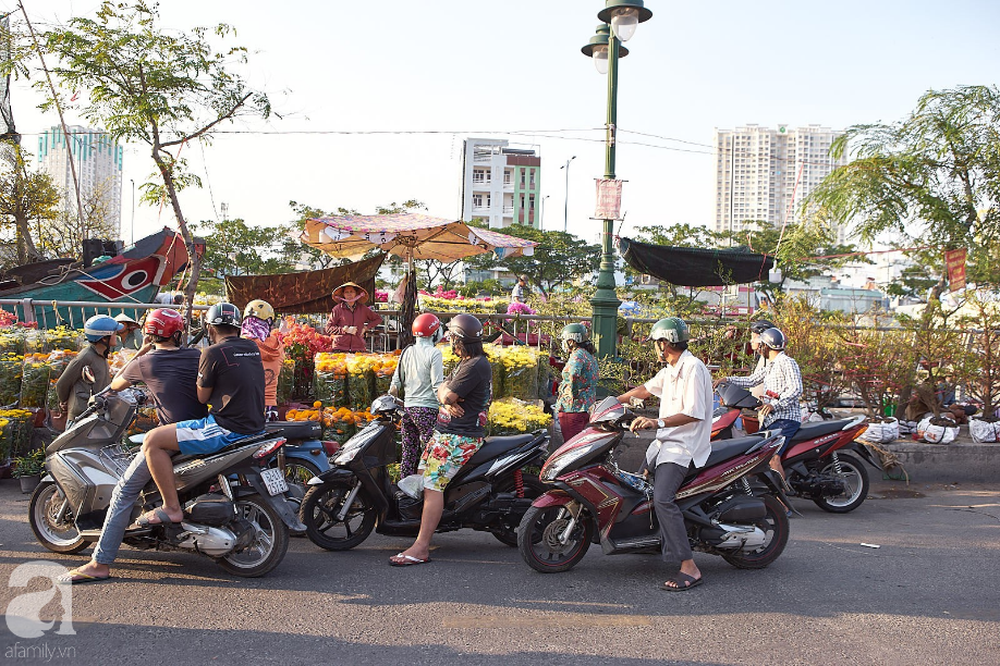 Bến Bình Đông chiều 30 Tết -  một góc hồi ức vàng son được tái hiện của người Sài Gòn Chợ Lớn - Ảnh 7.