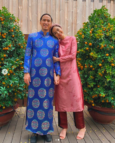 Tăng Thanh Hà khoe ảnh vợ chồng, cư dân mạng phát hiện Louis Nguyễn 2 năm vẫn trung thành 1 bộ áo dài - Ảnh 2.