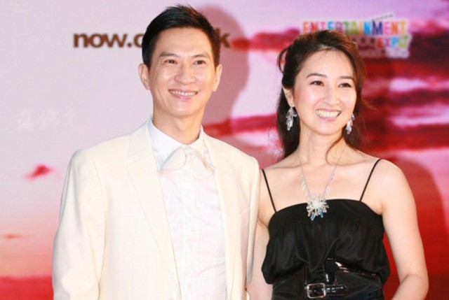Vợ chồng Trương Gia Huy – Quan Vịnh Hà đăng hình chúc Tết, nhưng con gái 13 tuổi mới là tâm điểm chú ý - Ảnh 9.