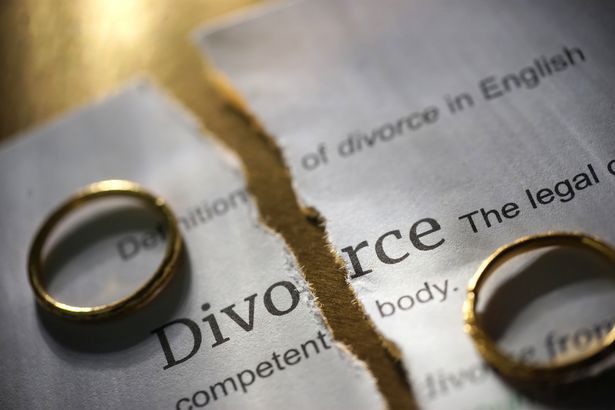 Cuộc hôn nhân ngắn nhất thế giới: Vừa ký giấy đăng ký 3 phút cô đâu đòi ly hôn, lý do mới gây ngỡ ngàng - Ảnh 3.