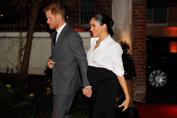 Meghan “tham công tiếc việc”, đi công du cận kề ngày sinh khiến chị dâu Kate bị mỉa mai, chỉ trích vì điều này - Ảnh 2.