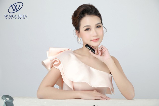 C&ugrave;ng diễn vi&ecirc;n MC, Sam lựa chọn son m&ocirc;i cho ng&agrave;y Quốc tế phụ nữ 8/3 - Ảnh 1.