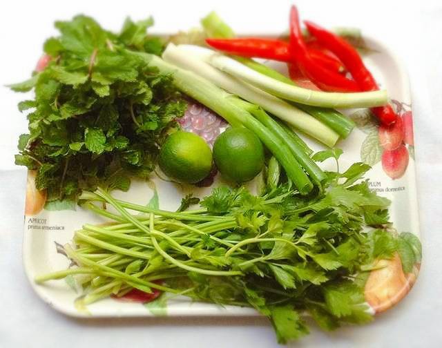 Bữa tối cứ đều đều ăn món salad này đảm bảo giảm cân đến sững sờ  - Ảnh 1.
