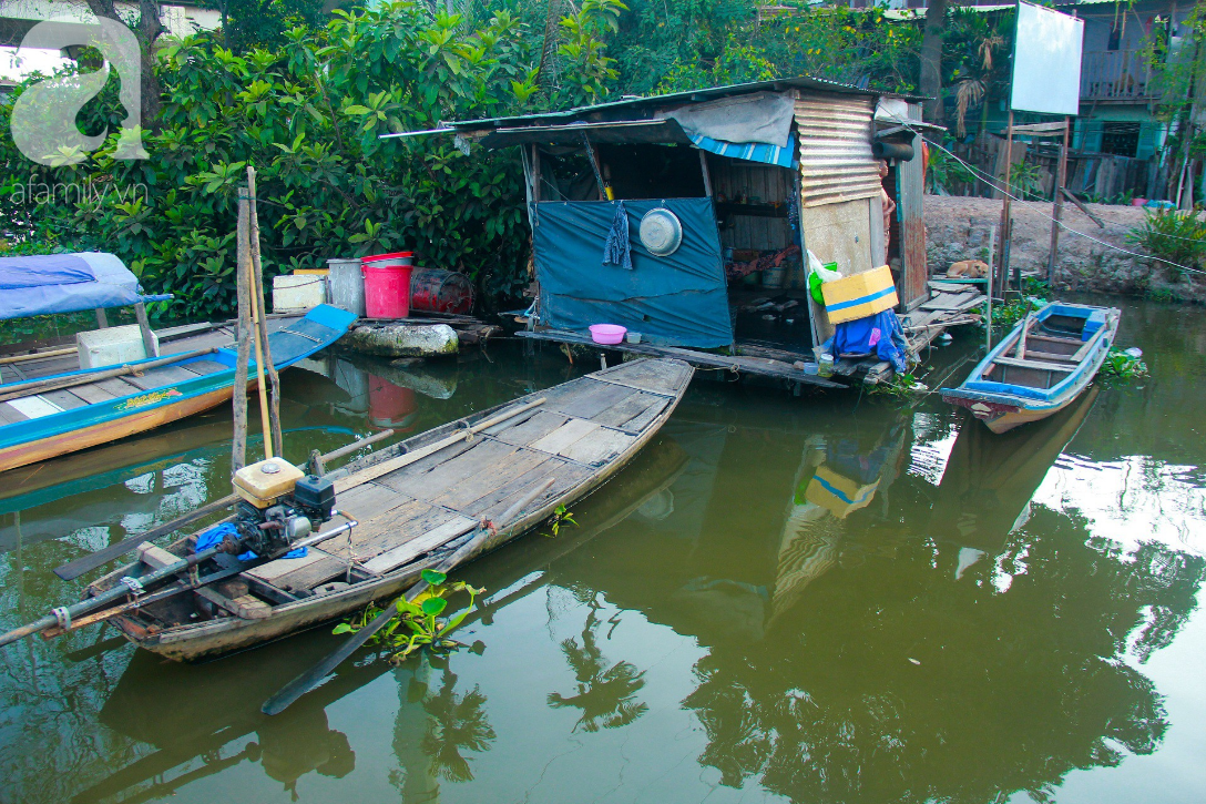 Giấc mơ gần nửa thế kỉ của xóm chài nghèo giữa Sài Gòn: Muốn lên bờ sống nốt những ngày tháng cuối đời - Ảnh 14.