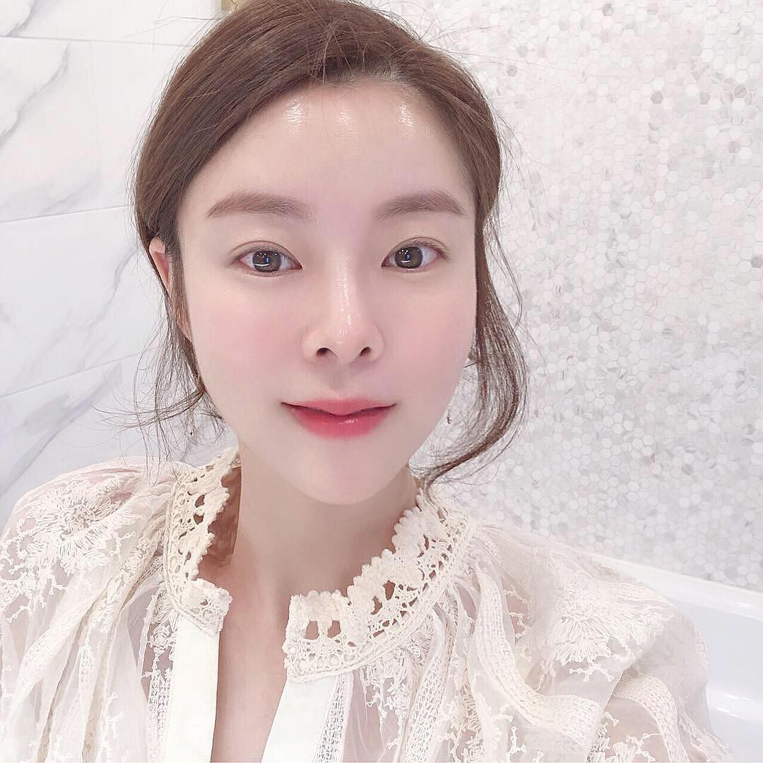 Đây là cách giúp bạn xử đẹp đôi lông mày rậm rạp thành gọn mảnh chỉ trong nháy mắt - Ảnh 1. Đây là cách giúp bạn xử đẹp đôi lông mày rậm rạp thành gọn mảnh chỉ trong nháy mắt - Ảnh 1.