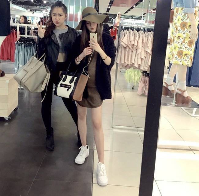 Tự bình luận khen rồi tự trả lời, chủ shop khiến chị em cười lăn vì tự bóc mẽ chiêu trò bán hàng ngộ nghĩnh - Ảnh 2. Tự bình luận khen rồi tự trả lời, chủ shop khiến chị em cười lăn vì tự bóc mẽ chiêu trò bán hàng ngộ nghĩnh - Ảnh 2.