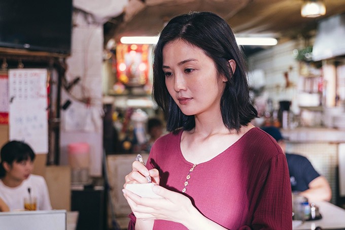 Sốc với h&agrave;ng loạt cảnh quay nhạy cảm trong phim về phụ nữ ngoại t&igrave;nh của Th&aacute;i Tr&aacute;c Nghi&ecirc;n  - Ảnh 2.