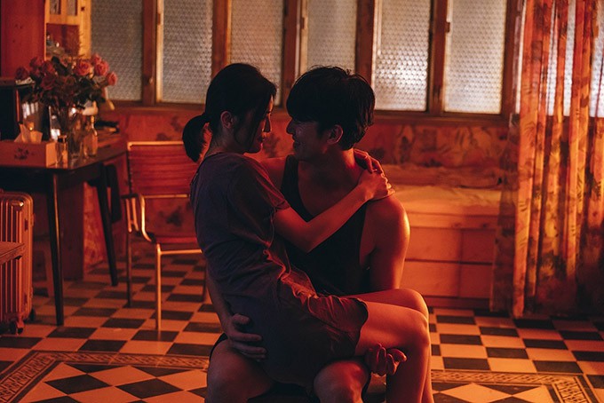 Sốc với h&agrave;ng loạt cảnh quay nhạy cảm trong phim về phụ nữ ngoại t&igrave;nh của Th&aacute;i Tr&aacute;c Nghi&ecirc;n  - Ảnh 4.