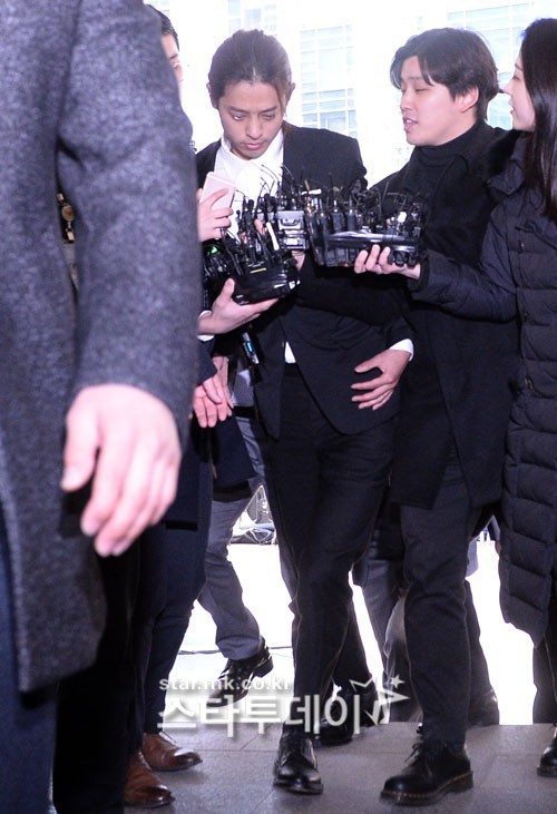 Xôn xao tin đồn nữ phóng viên tung loạt tin nhắn chấn động vụ Seungri đang bị cảnh sát gây áp lực - Ảnh 4. Xôn xao tin đồn nữ phóng viên tung loạt tin nhắn chấn động vụ Seungri đang bị cảnh sát gây áp lực - Ảnh 4.