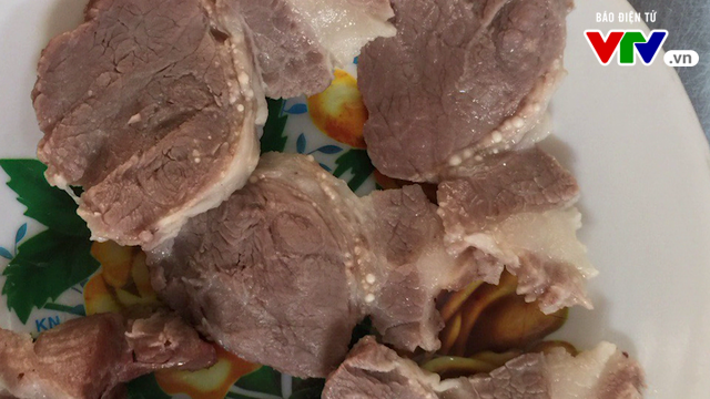Cận cảnh thịt lợn nhiễm sán mà trường mầm non ở Bắc Ninh cho trẻ ăn - Ảnh 3.