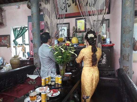 NSND Trung Hiếu tổ chức đám cưới với vợ trẻ kém 19 tuổi ở Thái Bình, bất ngờ nói điều này khiến cả hội trường thích thú - Ảnh 2.