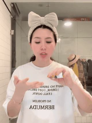 Nghe hai bà mẹ “cú đêm” Heo Mi Nhon, Thuý Diễm tiết lộ bí quyết chăm sóc da mắt, đẩy lùi quầng thâm - Ảnh 3. Nghe hai bà mẹ “cú đêm” Heo Mi Nhon, Thuý Diễm tiết lộ bí quyết chăm sóc da mắt, đẩy lùi quầng thâm - Ảnh 3.