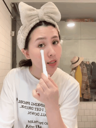 Nghe hai bà mẹ “cú đêm” Heo Mi Nhon, Thuý Diễm tiết lộ bí quyết chăm sóc da mắt, đẩy lùi quầng thâm - Ảnh 5. Nghe hai bà mẹ “cú đêm” Heo Mi Nhon, Thuý Diễm tiết lộ bí quyết chăm sóc da mắt, đẩy lùi quầng thâm - Ảnh 5.