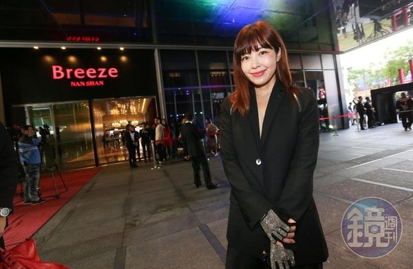 Nữ kim chủ thần bí của Seungri ở Đài Loan: Gia thế khủng, khách VIP tại bữa tiệc hoan lạc, sở hữu BST hàng hiệu - Ảnh 2.