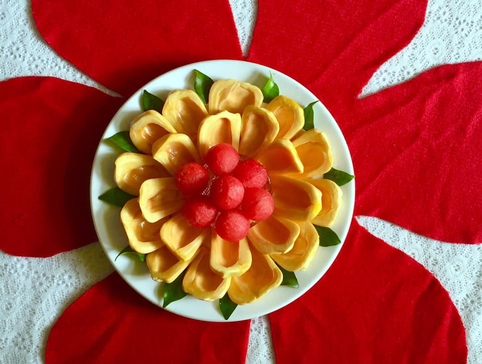 Trang trí đĩa trái cây đơn giản