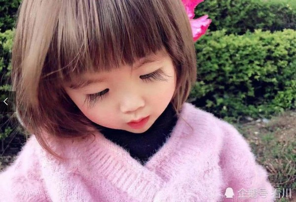 Bé gái 2 tuổi sở hữu hàng lông mi “cực phẩm” gây sốt MXH, dân mạng nhìn vào chỉ biết thốt lên: “Tấm rèm che cửa sổ tâm hồn tuyệt vời” - Ảnh 5. Bé gái 2 tuổi sở hữu hàng lông mi “cực phẩm” gây sốt MXH, dân mạng nhìn vào chỉ biết thốt lên: “Tấm rèm che cửa sổ tâm hồn tuyệt vời” - Ảnh 5.