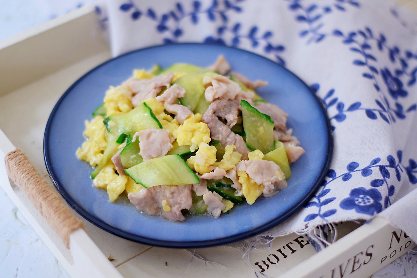 Mẹ cười khi thấy t&ocirc;i mang dưa chuột đi x&agrave;o nhưng ăn rồi th&igrave; khen kh&ocirc;ng ngớt - Ảnh 8.