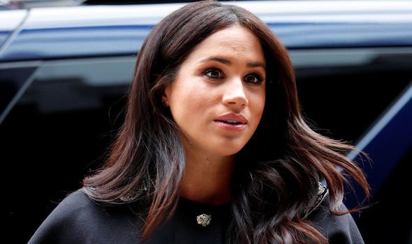 Meghan khiến dư luận dậy sóng khi lên kế hoạch chăm sóc con đầu lòng đi ngược lại quy tắc hoàng gia, cố tình dìm hàng chị dâu Kate - Ảnh 1.