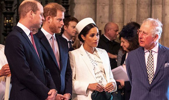 Tiết lộ gây sốc mới về Meghan: Dám đối đầu với Nữ hoàng Anh, muốn gì được nấy, buộc Hoàng tử William phải hỗ trợ, giải vây - Ảnh 2.