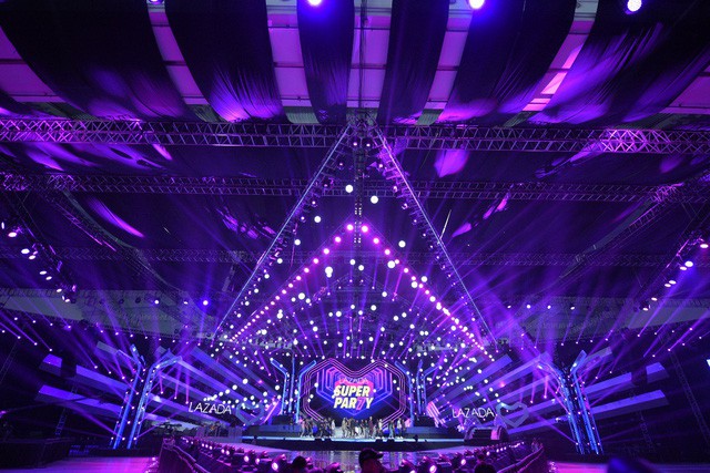 1 tiếng trước giờ G đ&ecirc;m nhạc &ldquo;Si&ecirc;u sinh nhật&rdquo; Lazada: H&agrave;ng triệu fan ng&oacute;ng chờ Dua Lipa v&agrave; c&aacute;c nghệ sĩ - Ảnh 1.