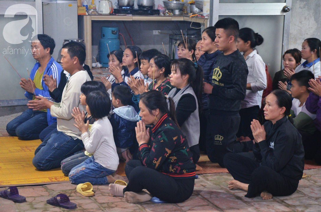 Ám ảnh vụ ô tô khách đâm đoàn người đưa tang, mẹ già mất con trai gào khóc: Nếu về gặp nó, tôi sẽ chết theo - Ảnh 5.