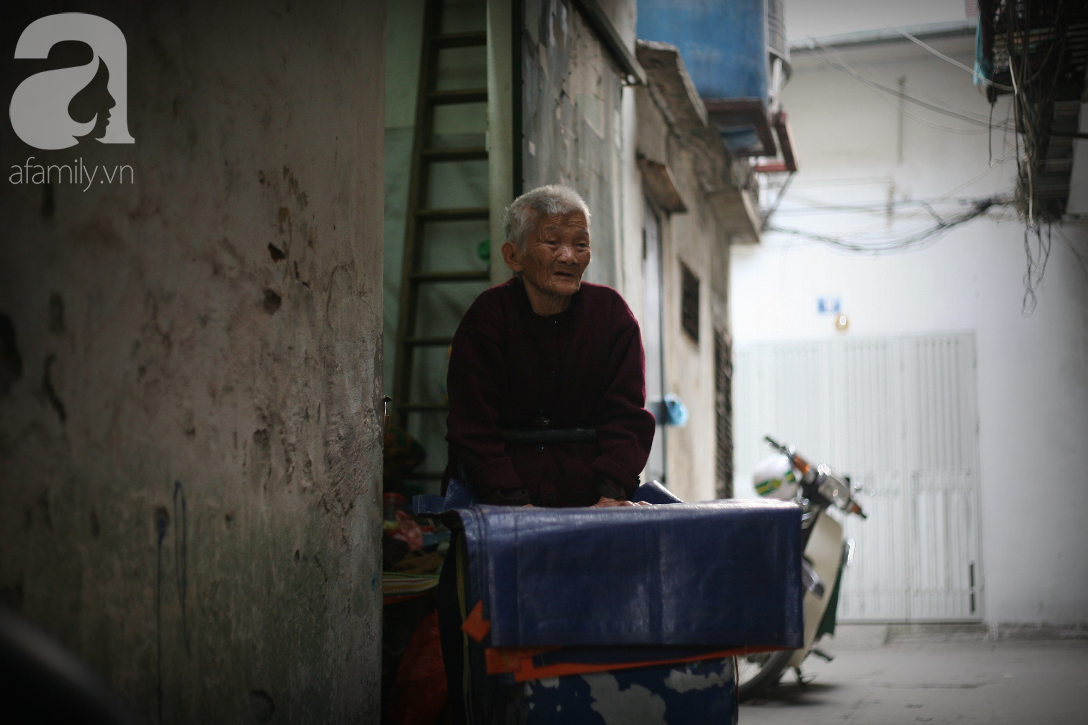 Xót cảnh cụ bà 84 tuổi, hàng ngày phải đẩy xe đi bán kẹo và tâm nguyện cuối cùng trước khi chết - Ảnh 5.