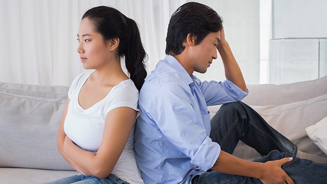 Chồng chụp ảnh tờ đơn ly hôn kèm chữ ký rồi gửi lên facebook cho tôi, lúc này tôi mới giật mình nhận ra anh không còn dễ thỏa hiệp như trước nữa - Ảnh 2. Chồng chụp ảnh tờ đơn ly hôn kèm chữ ký rồi gửi lên facebook cho tôi, lúc này tôi mới giật mình nhận ra anh không còn dễ thỏa hiệp như trước nữa - Ảnh 2.