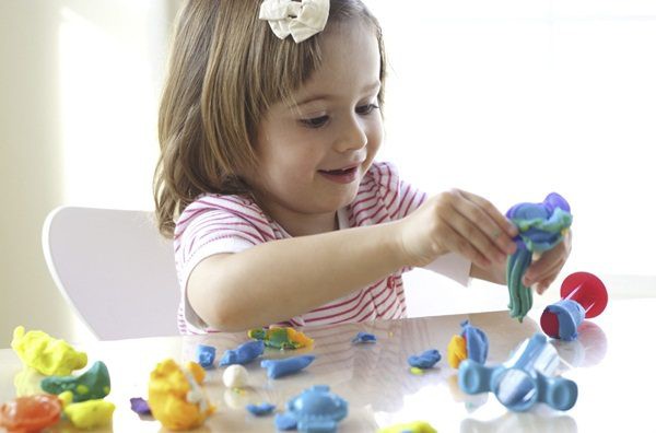 Những món đồ chơi hay, bổ ích lại kích thích trí thông minh của trẻ mà cha mẹ rất nên tham khảo đến - Ảnh 2.