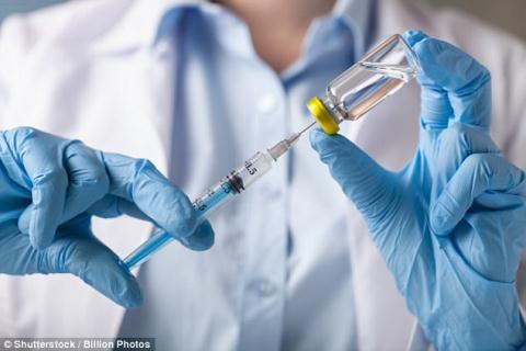 Sự thật về vắc-xin chữa ung thư giá tiền tỷ: Người Việt phát sốt, BS tại Nhật khuyên chưa nên dùng - Ảnh 2.
