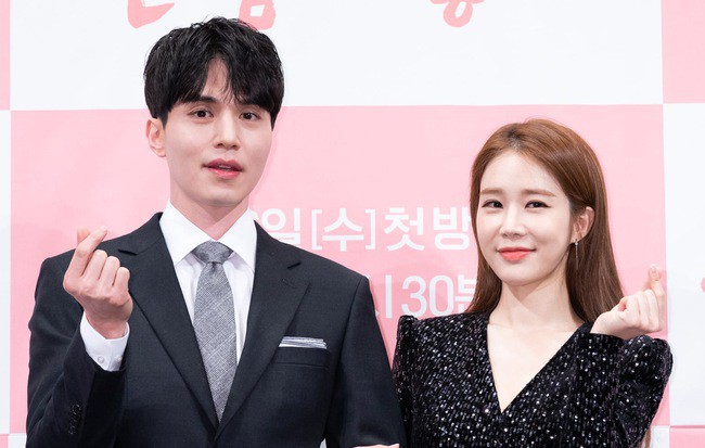 Lee Dong Wook - Yoo In Na bật khóc vì không được đóng phim cùng nhau nữa - Ảnh 1.