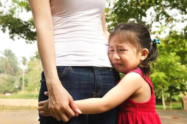 10 điều bố mẹ cần làm ngay để con được an toàn ở trường học, không để bị bạn bắt nạt ngay trong lớp - Ảnh 2. 10 điều bố mẹ cần làm ngay để con được an toàn ở trường học, không để bị bạn bắt nạt ngay trong lớp - Ảnh 2.