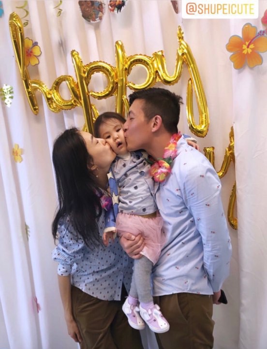 Trần Quán Hy cùng chân dài Victorias Secret thơm lõm má cô con gái nhỏ trong tiệc sinh nhật mừng 2 tuổi - Ảnh 6.