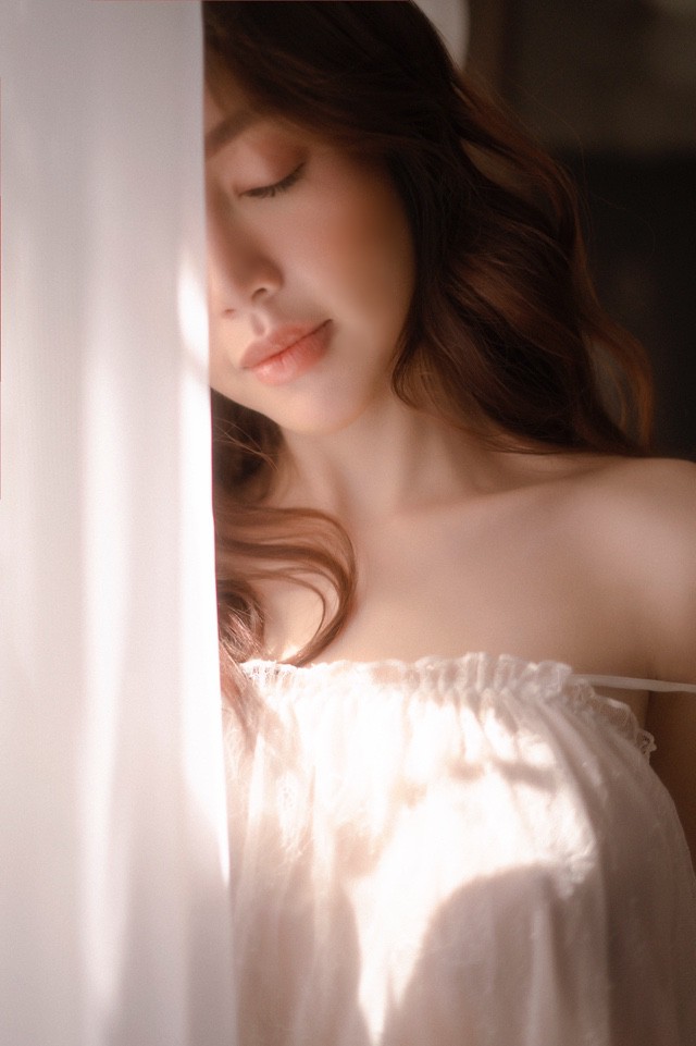 Elly Trần tung bộ ảnh bổ mắt bậc nhất trước ngày tái xuất showbiz sau 5 năm sinh nở, làm mẹ - Ảnh 14. Elly Trần tung bộ ảnh bổ mắt bậc nhất trước ngày tái xuất showbiz sau 5 năm sinh nở, làm mẹ - Ảnh 14.