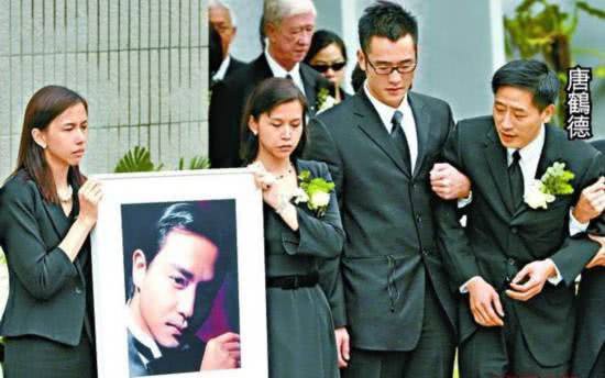 Vì người phụ nữ này, 16 năm trước không một tờ báo nào chụp được bức ảnh dung nhan của Trương Quốc Vinh khi tự vẫn - Ảnh 4.
