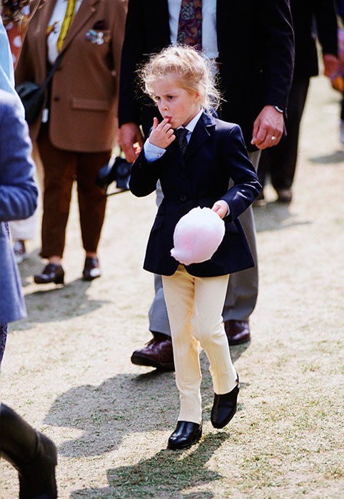 Ngược dòng thời gian để ngắm nhìn vẻ xinh xắn đáng yêu của các tiểu công chúa, tiểu hoàng tử  Hoàng gia Anh ở tuổi lên 5 - Ảnh 9.
