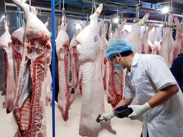 MM Mega Market Việt Nam tăng cường kiểm soát chất lượng thịt heo - Ảnh 1.