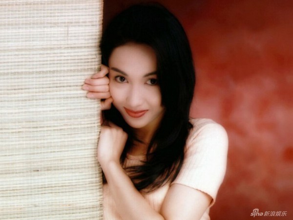 Lê Tư hồi trẻ đẹp thế nào mà Trương Bá Chi phải nói: Ở Hong Kong tôi chỉ thừa nhận cô ấy đẹp hơn tôi - Ảnh 2.