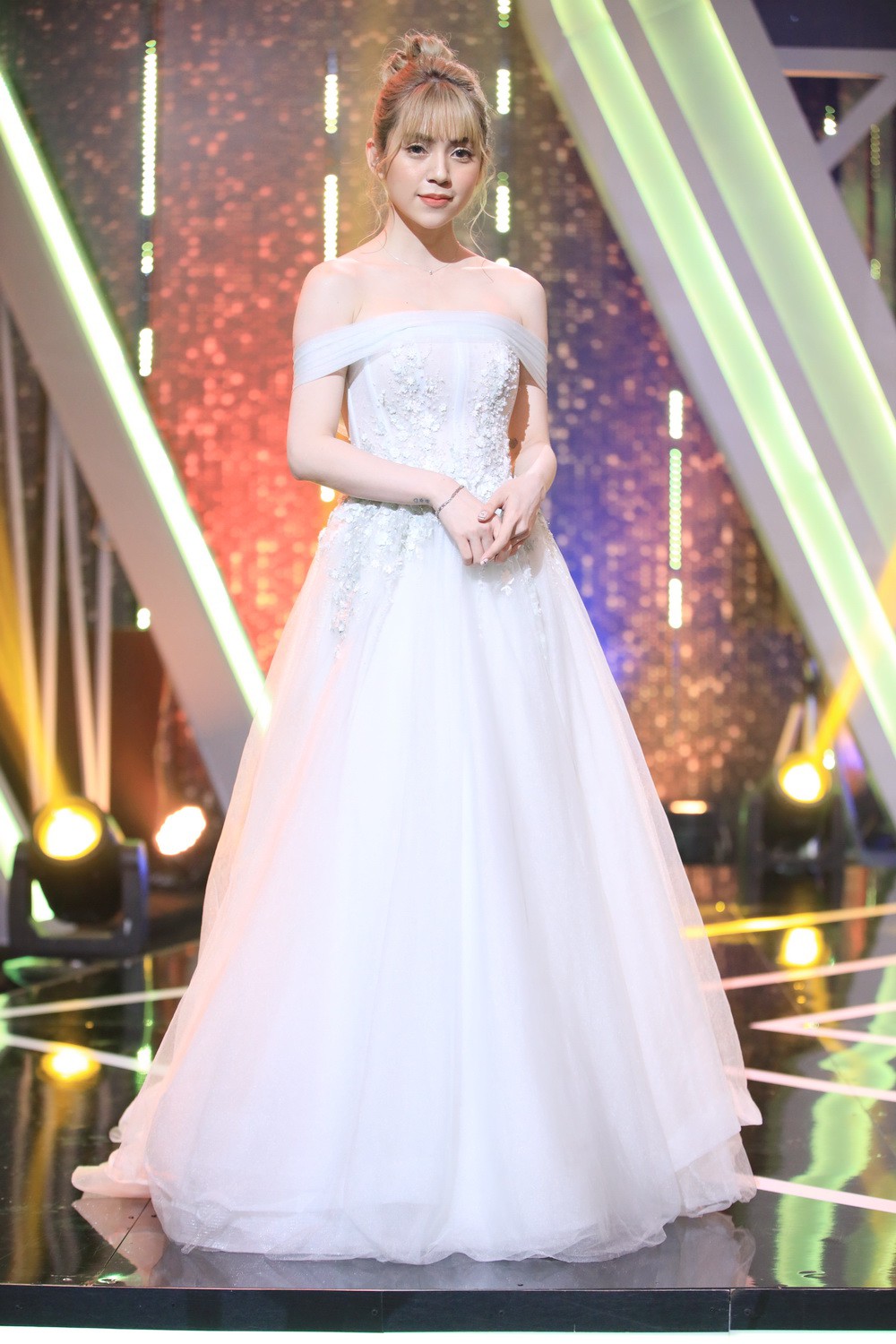 Chi D&acirc;n bị đồn l&agrave; bạn trai cũ phản bội của nữ ch&iacute;nh Người ấy l&agrave; ai?: Bằng chứng ngoại t&igrave;nh bị bắt gặp ngay tại nh&agrave;! - Ảnh 1.