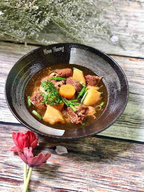 Người Nha Trang có cách nấu phở bò lạ và rất ngon, thử một lần bạn sẽ thích ngay! - Ảnh 4. Người Nha Trang có cách nấu phở bò lạ và rất ngon, thử một lần bạn sẽ thích ngay! - Ảnh 4.