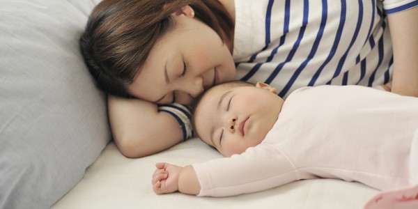 Muốn bé sơ sinh ngủ ngoan, mẹ cứ làm theo 7 cách này, đảm bảo bé sẽ ngủ tít y như hồi còn trong bụng mẹ - Ảnh 6.